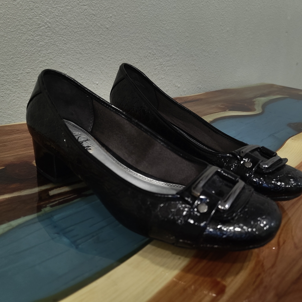 Life Stride Black Patent Loafers